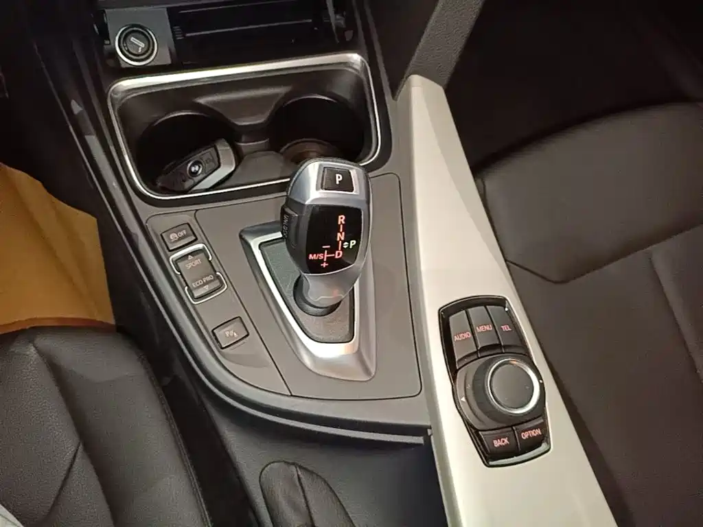 Фото 14 - BMW 3 Series