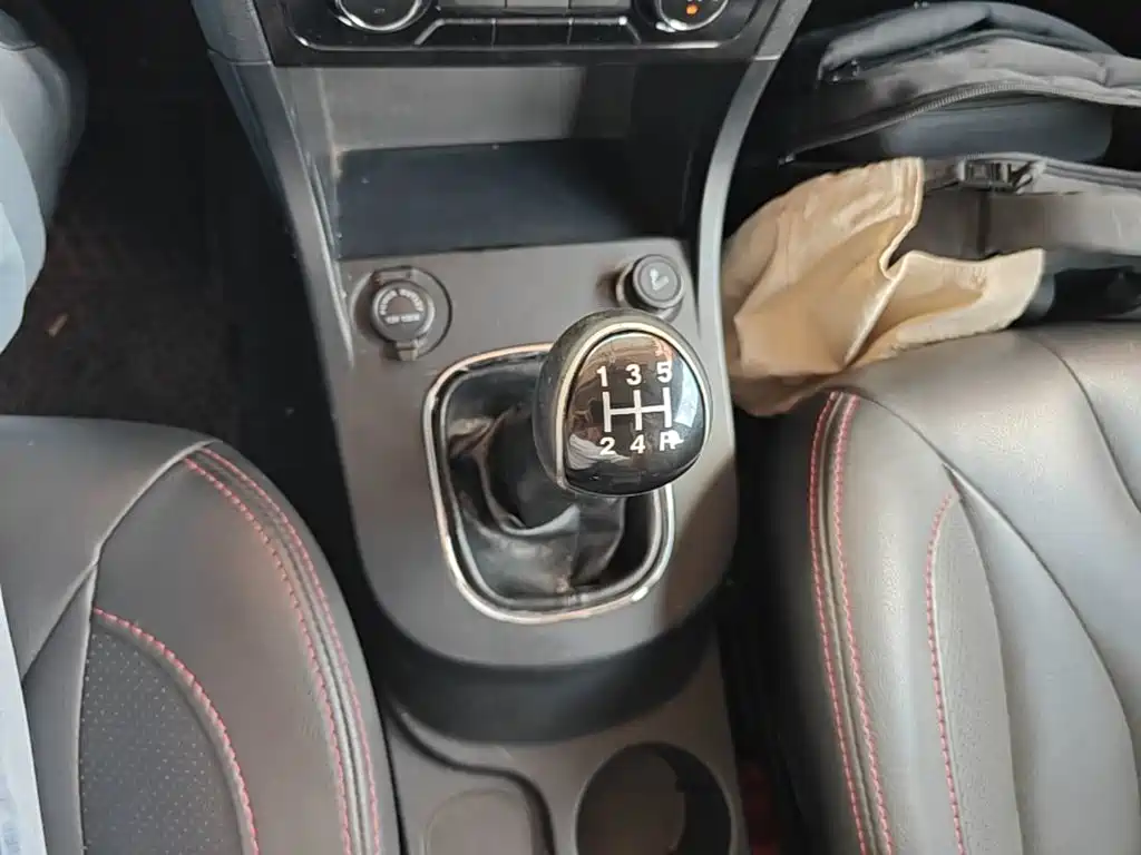 Dongfeng Fengguang Fengguang 370 2016 2016 1.5L Manual Luxury SFG15-02 5-seater