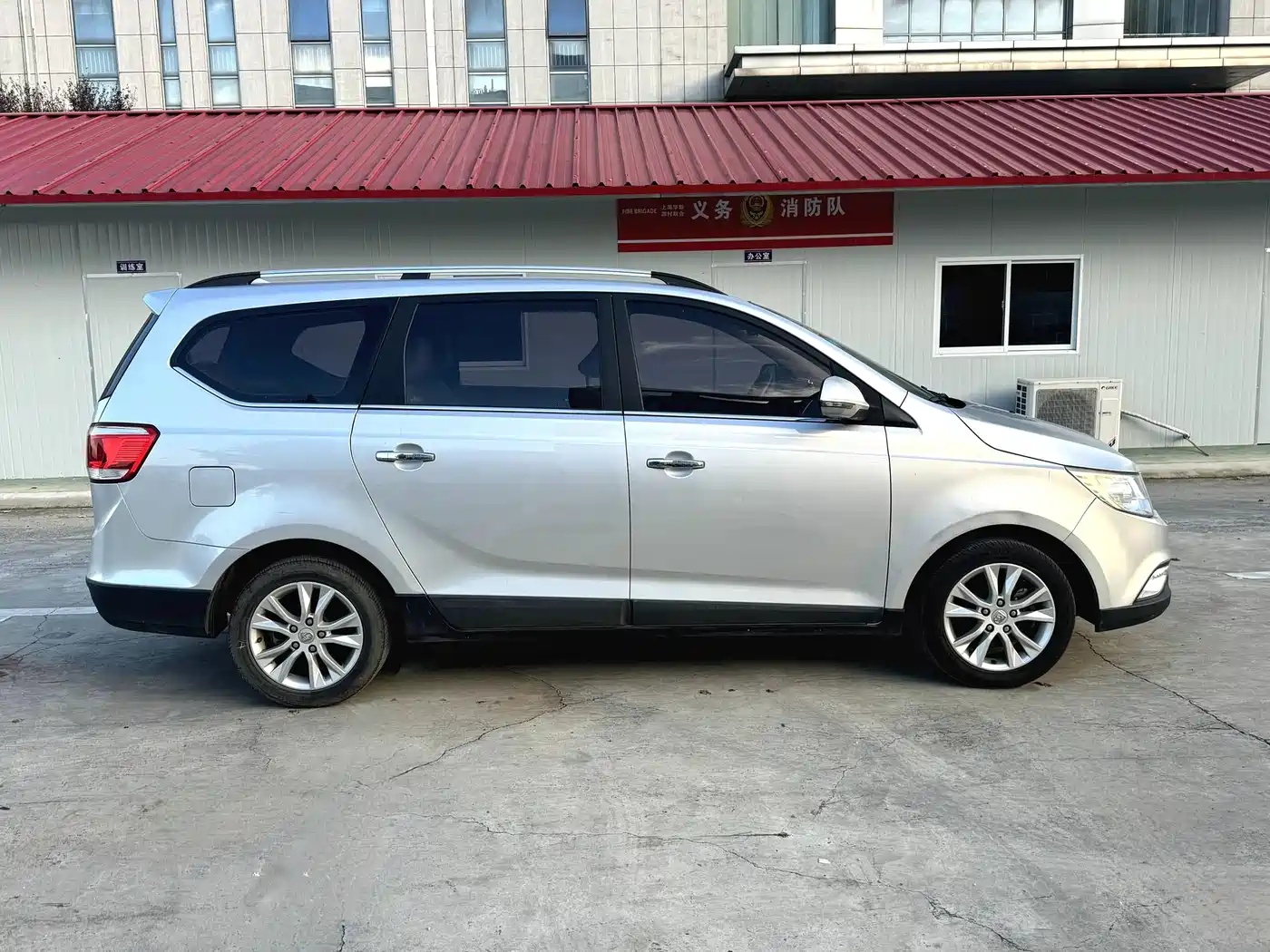 Baojun 730 2015 2014 1.5L Manual Comfort 7-seater