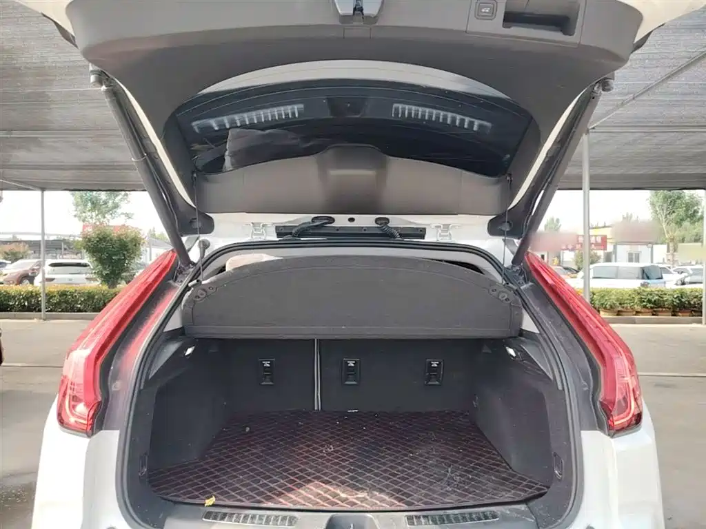 Cadillac XT4 2018 Model 28T 2WD Luxury фото 19