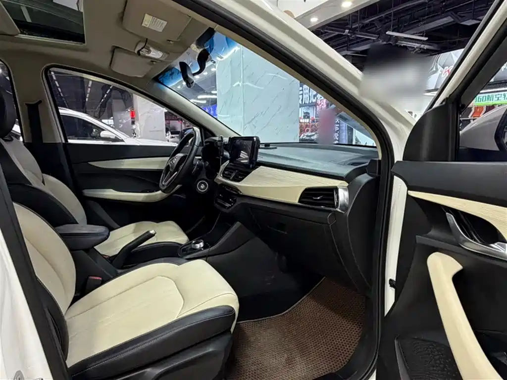 Baojun 360 2018 2018 1.5L Automatic Luxury (China V)
