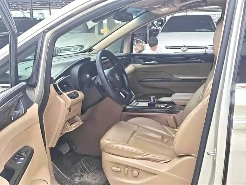 Buick GL8 2018 ES 28T Luxury Type China VI фото 6