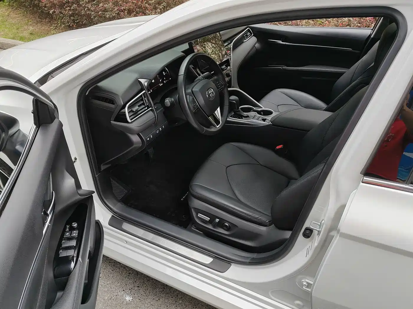 Toyota Camry 2021 2.5G Luxury Edition фото 9