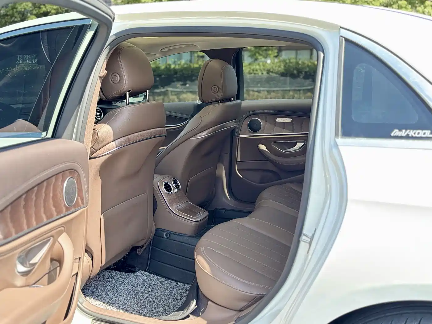 Mercedes-Benz E-Class 2023 E 260 L фото 6