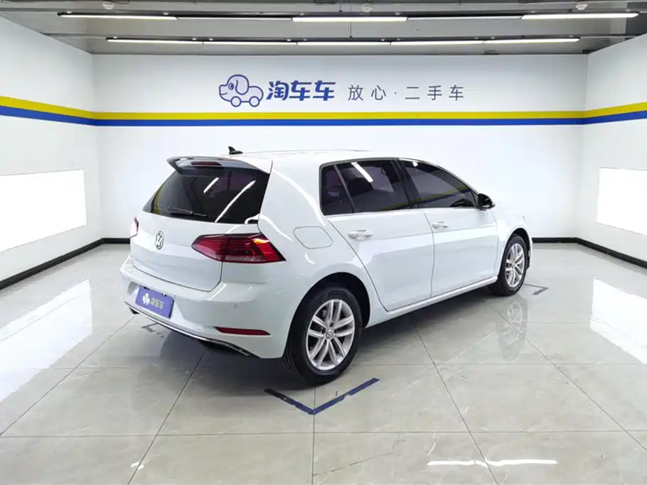 Volkswagen Golf 2018 230TSI Automatic Comfort фото 3