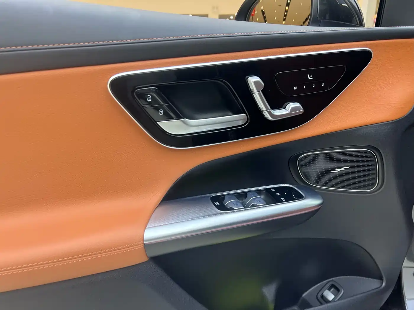 Mercedes-Benz GLC 2025 Model Year GLC 260 L 4MATIC Luxury фото 10