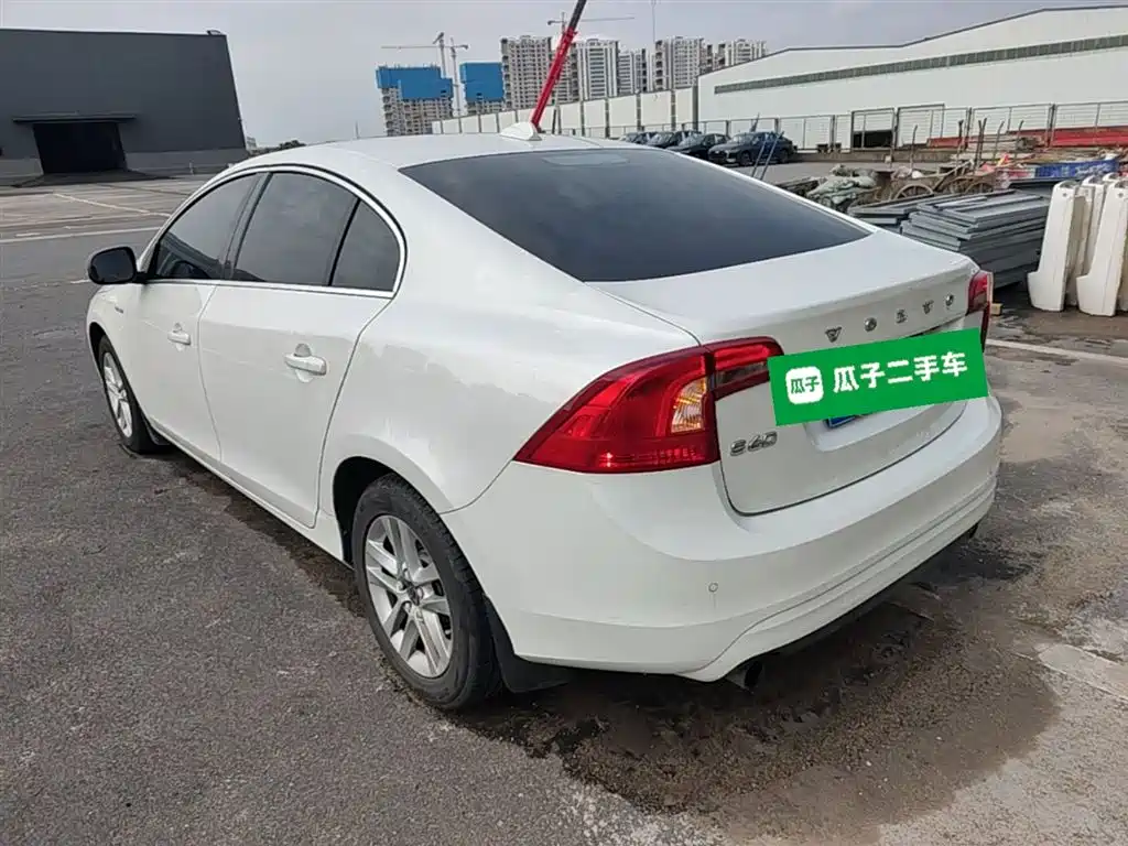 Фото 5 - Volvo S60