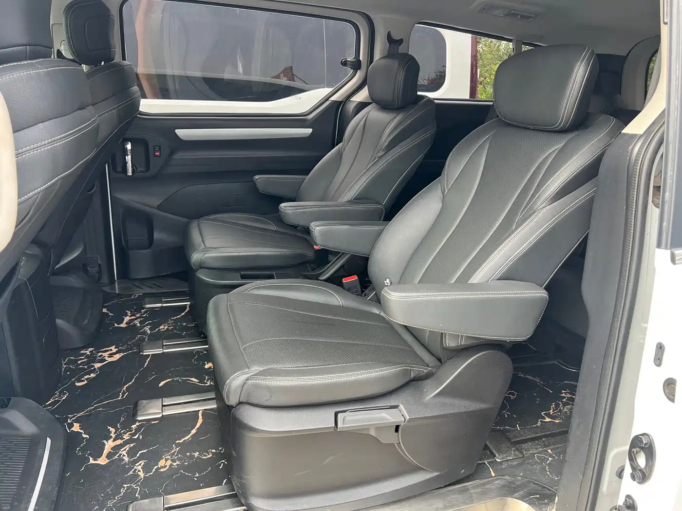 SAIC Maxus Maxus G20 2023 ES 2.0T Diesel Manual Premium Edition фото 3