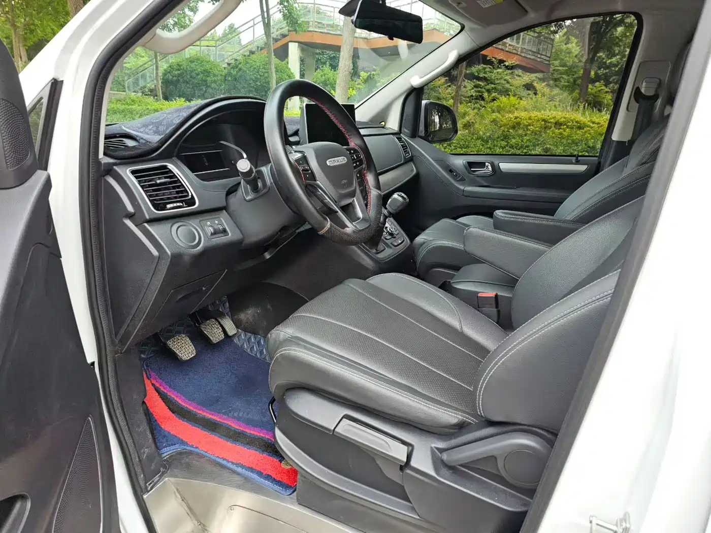 SAIC Maxus Maxus G20 2023 ES 2.0T Diesel Manual Premium Edition фото 6