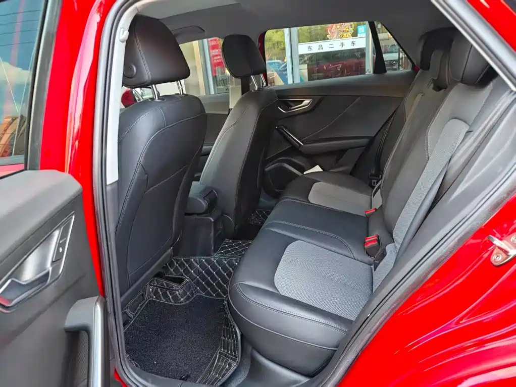 Фото 13 - Audi Q2L