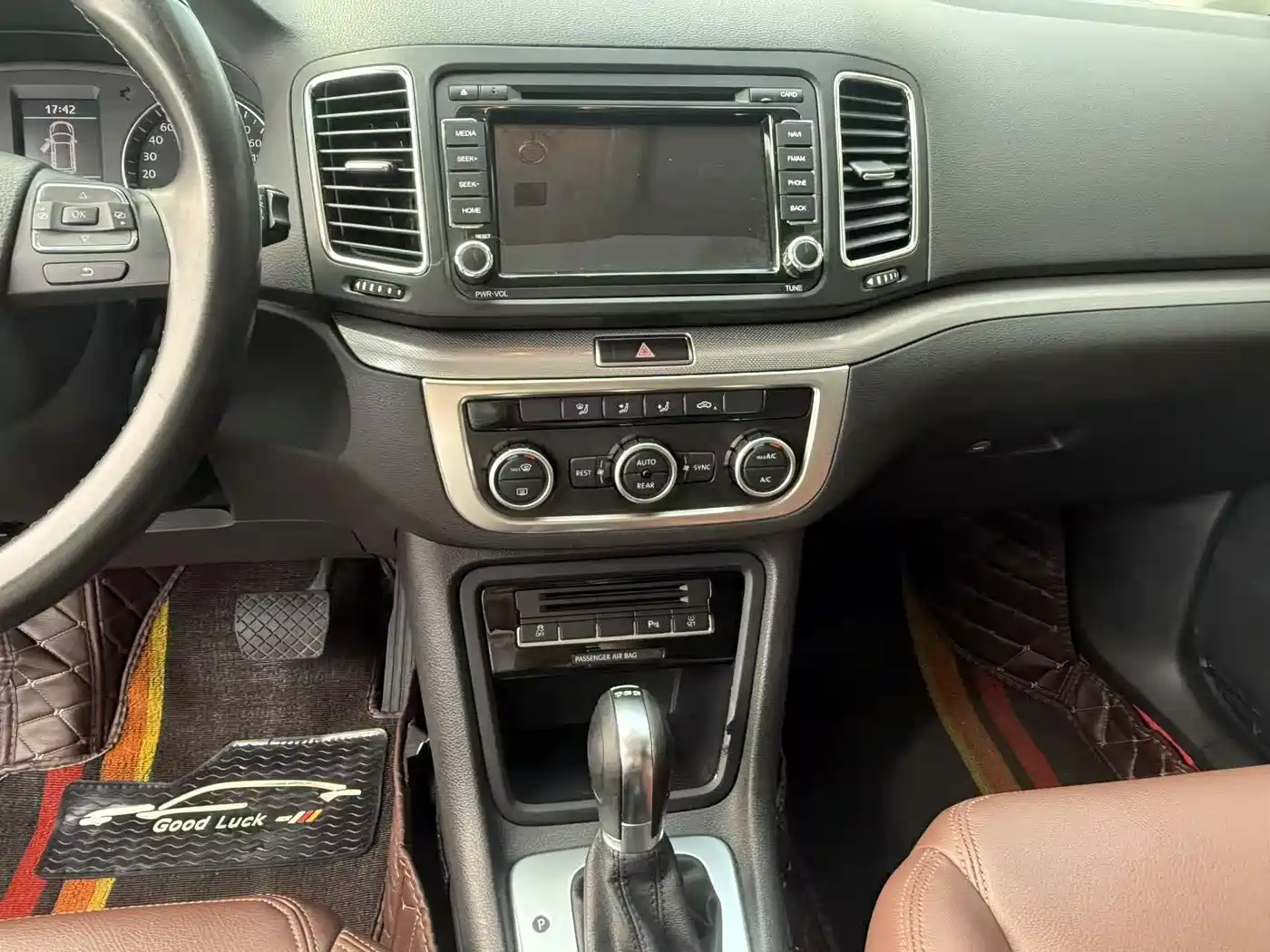 Volkswagen Sharan 2014 2.0TSI Standard фото 11