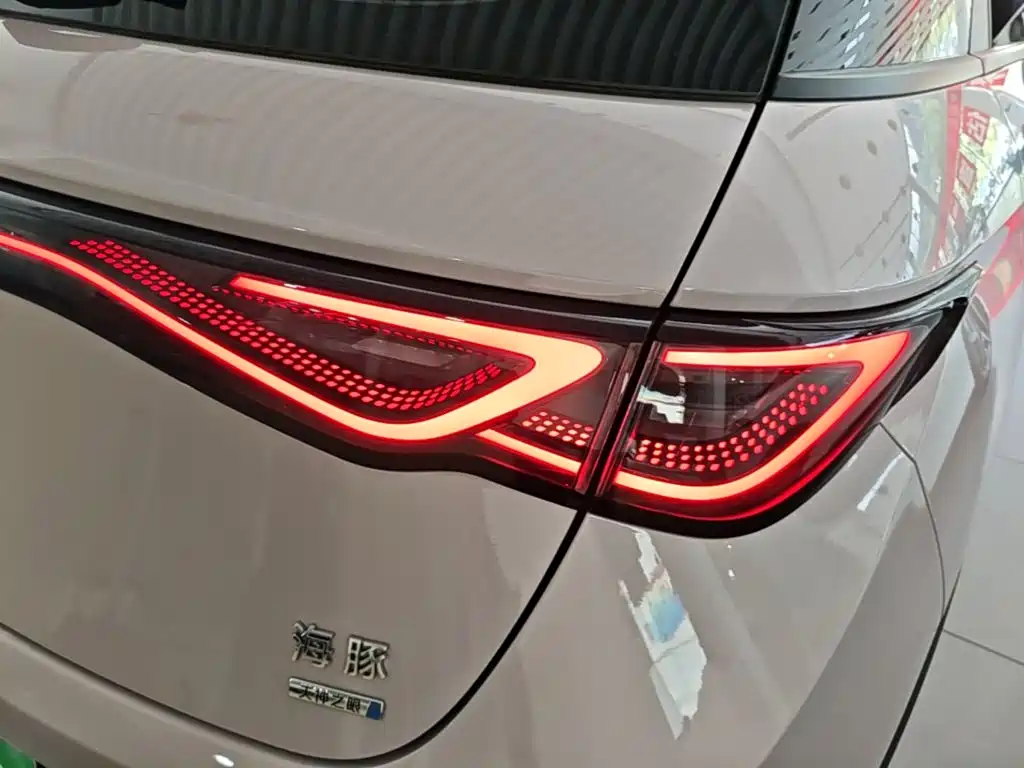BYD Dolphin 2025 2025 Smart Drive Edition 410km Fashion Version