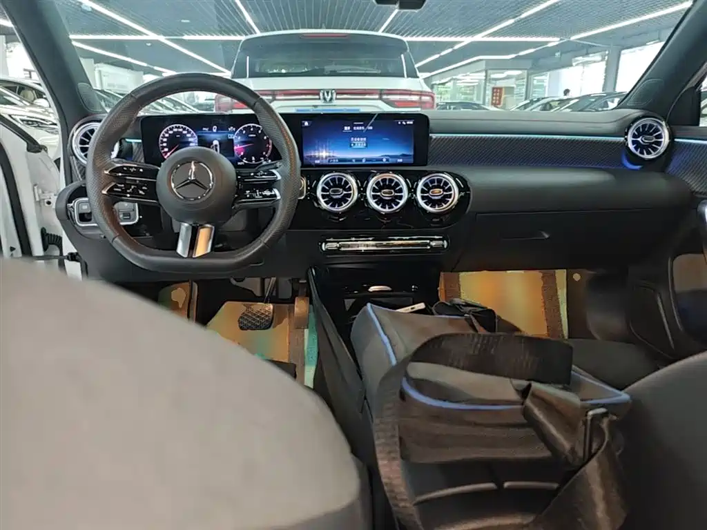 Mercedes-Benz A-Class 2023 A 200 L Fashion фото 10
