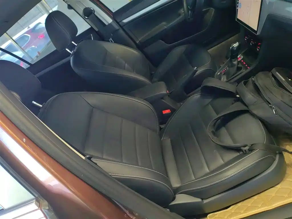 Volkswagen Lavida Tour 2017 230TSI DSG Comfort Edition фото 21