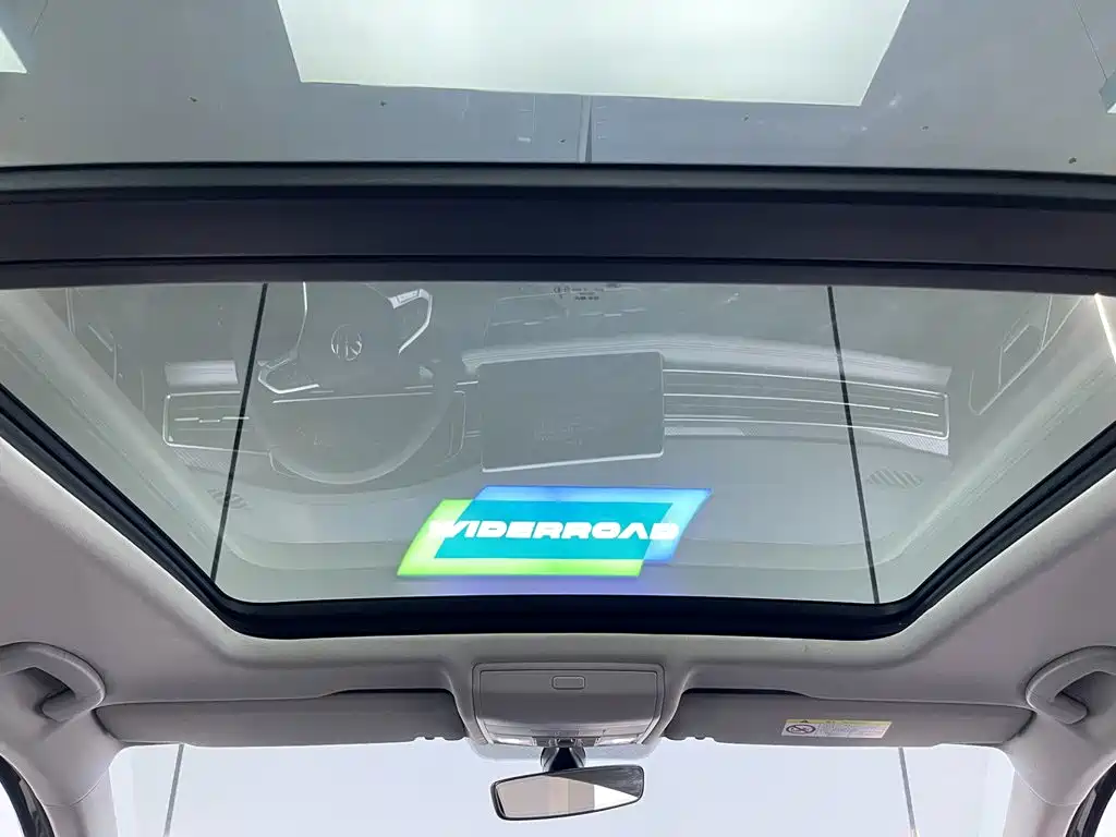 Фото 21 - Volkswagen Tiguan L