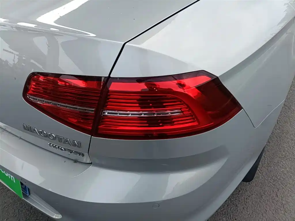 Volkswagen Magotan 2017 330TSI DSG Leading фото 8