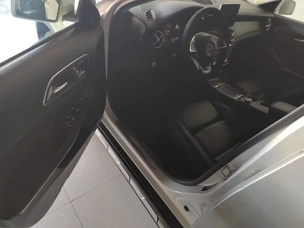 Mercedes-Benz GLA 2019 GLA 200 Fashion фото 13