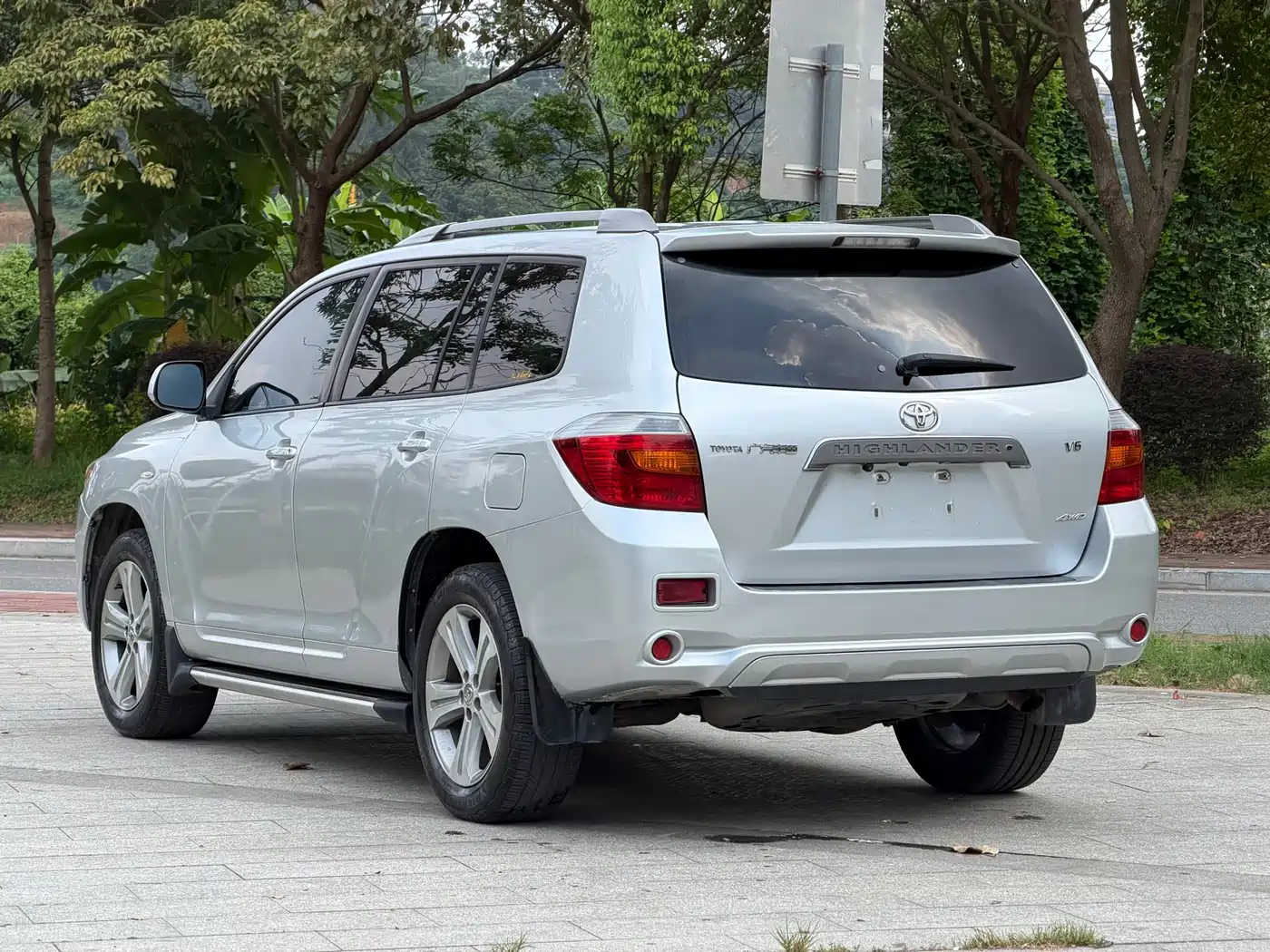 Toyota Highlander 2010 2009 3.5L 4WD 7-seater Luxury Edition