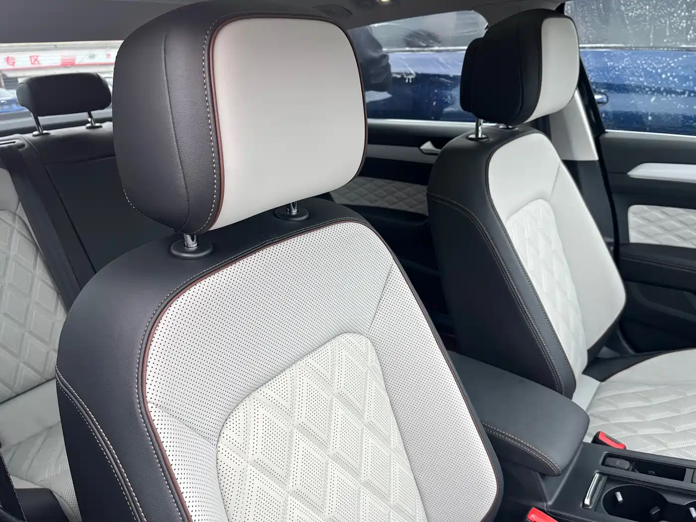 Volkswagen Magotan 2025 Popular Edition 330TSI DSG Luxury фото 25