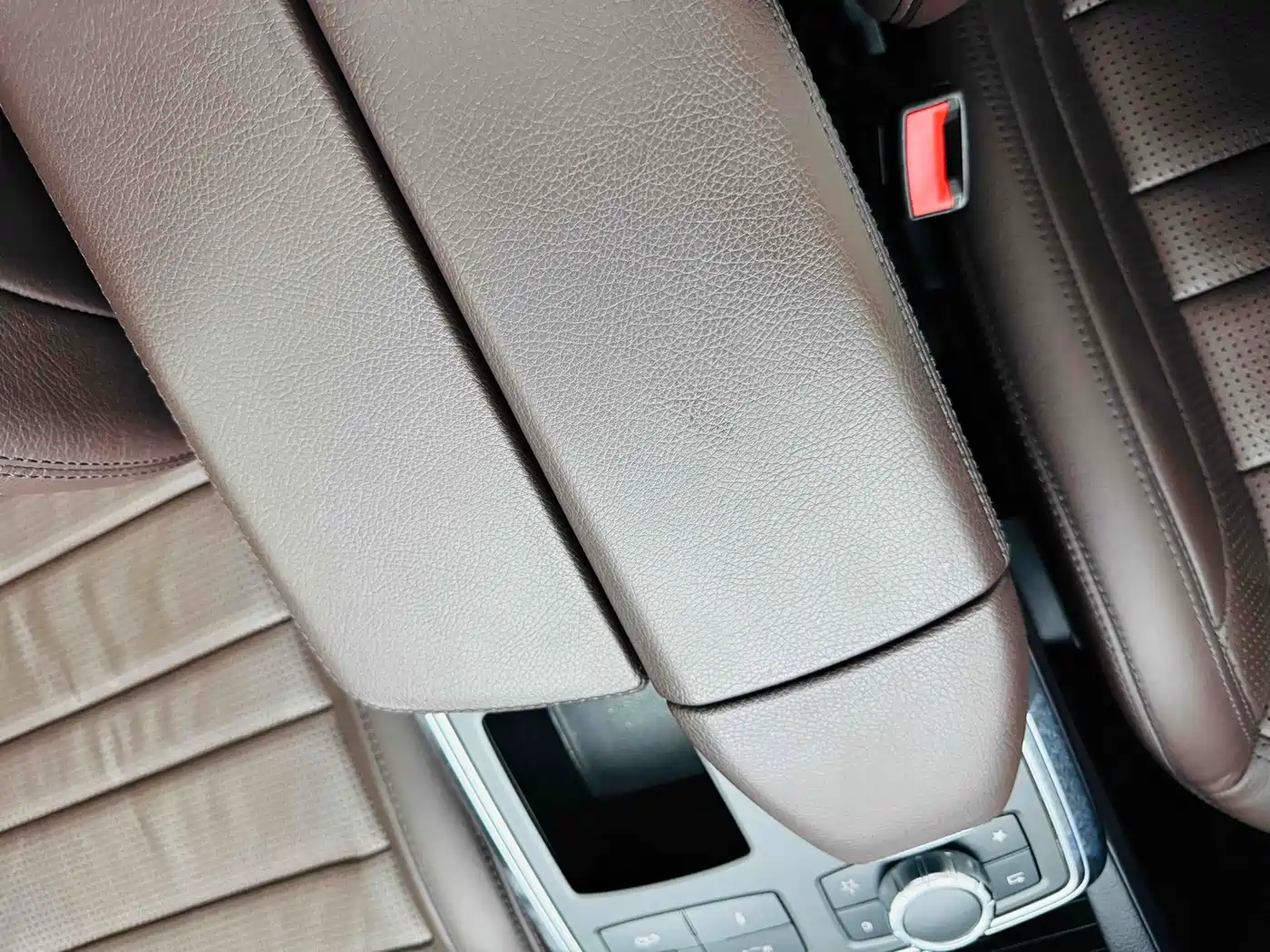 Mercedes-Benz M-Class AMG 2012 AMG ML 63 фото 14
