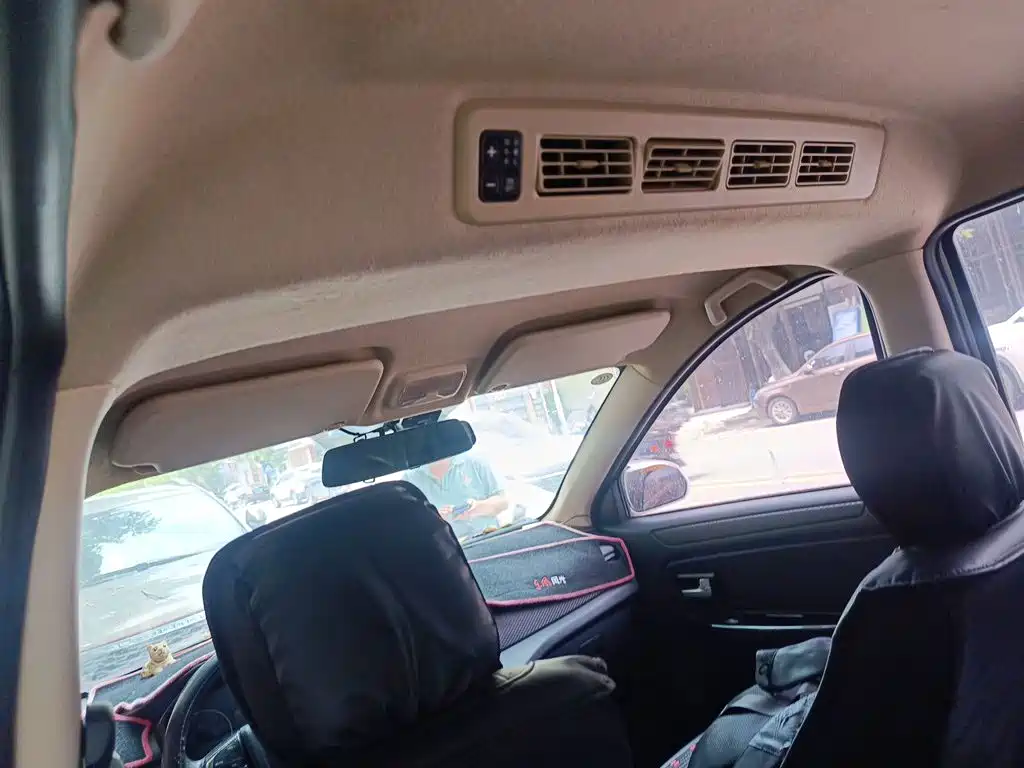 Dongfeng Fengguang Fengguang 370 2018 2017 1.5L CVT Fashion 7-Seater