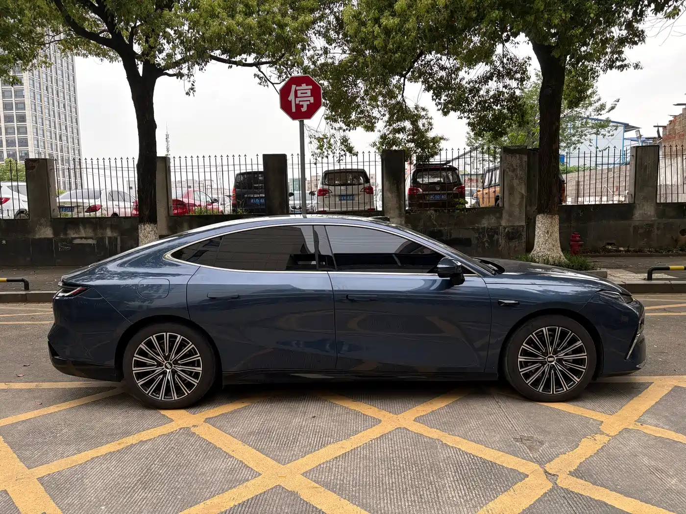 Geely Galaxy Galaxy Xingyao 8 2025 130km EM-P Starship Edition фото 4