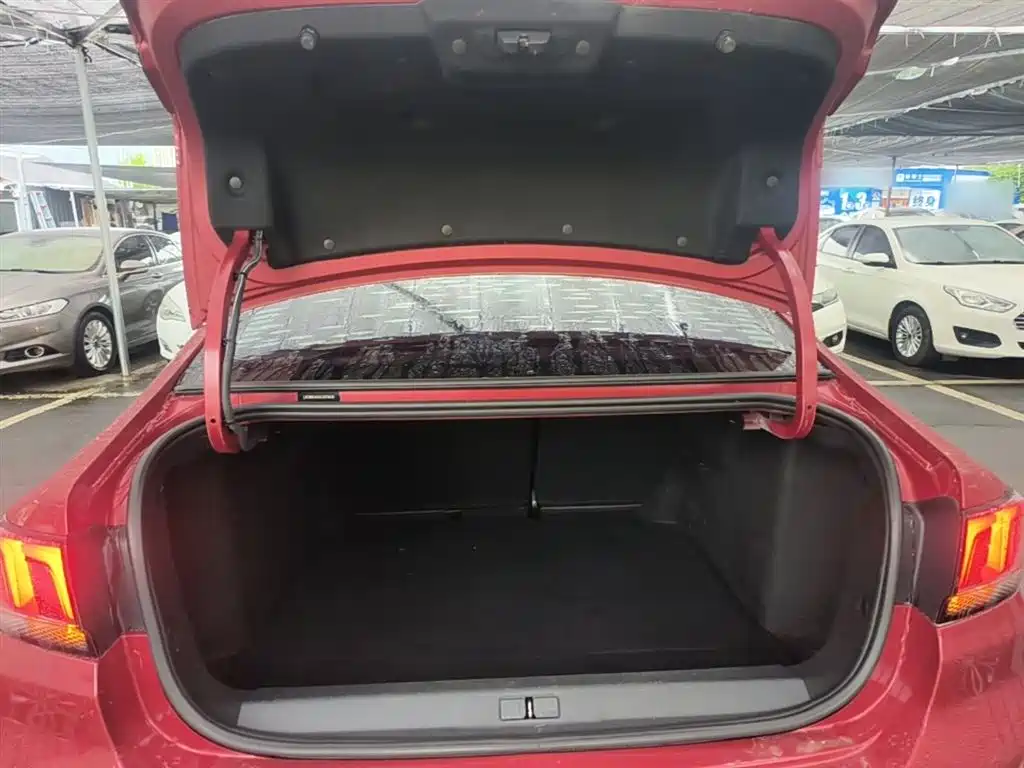 Peugeot 308 2016 230THP Automatic Luxury фото 19