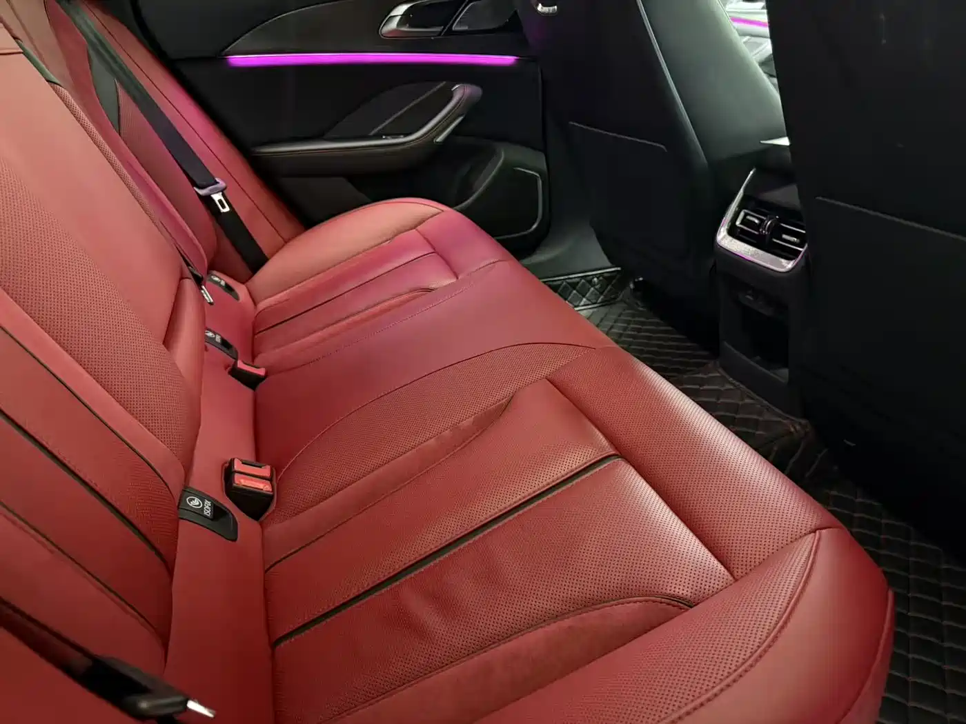 Hongqi H6 2024 Model 2.0T Fashion Edition фото 14