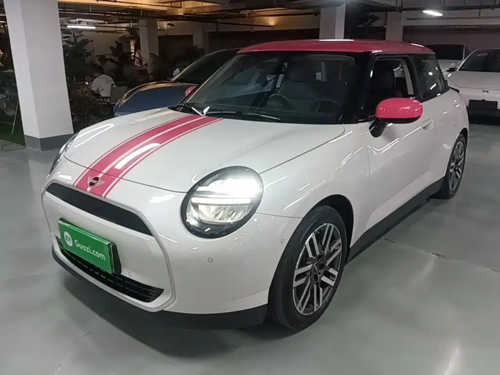 MINI Electric MINI COOPER 2025 2025 Facelift 466km COOPER E Classic Trim