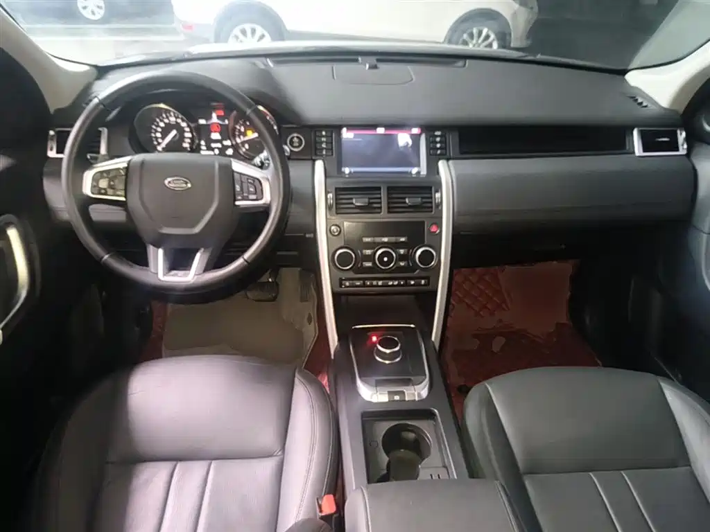Land Rover Discovery Sport 2018 240PS SE Edition фото 10