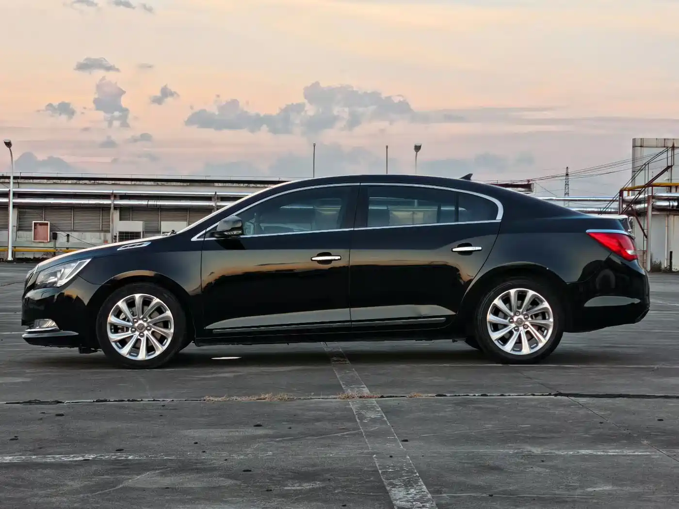 Photo 3 - Buick LaCrosse