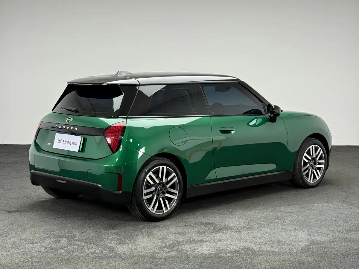 MINI Electric MINI COOPER 2025 2025 Facelift 466km COOPER E Classic Trim