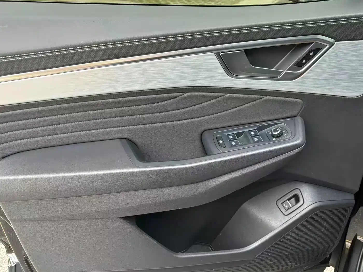 Volkswagen Talagon 2023 Facelift 380TSI 4WD Luxury Premium Pro Edition 6-Seater фото 6