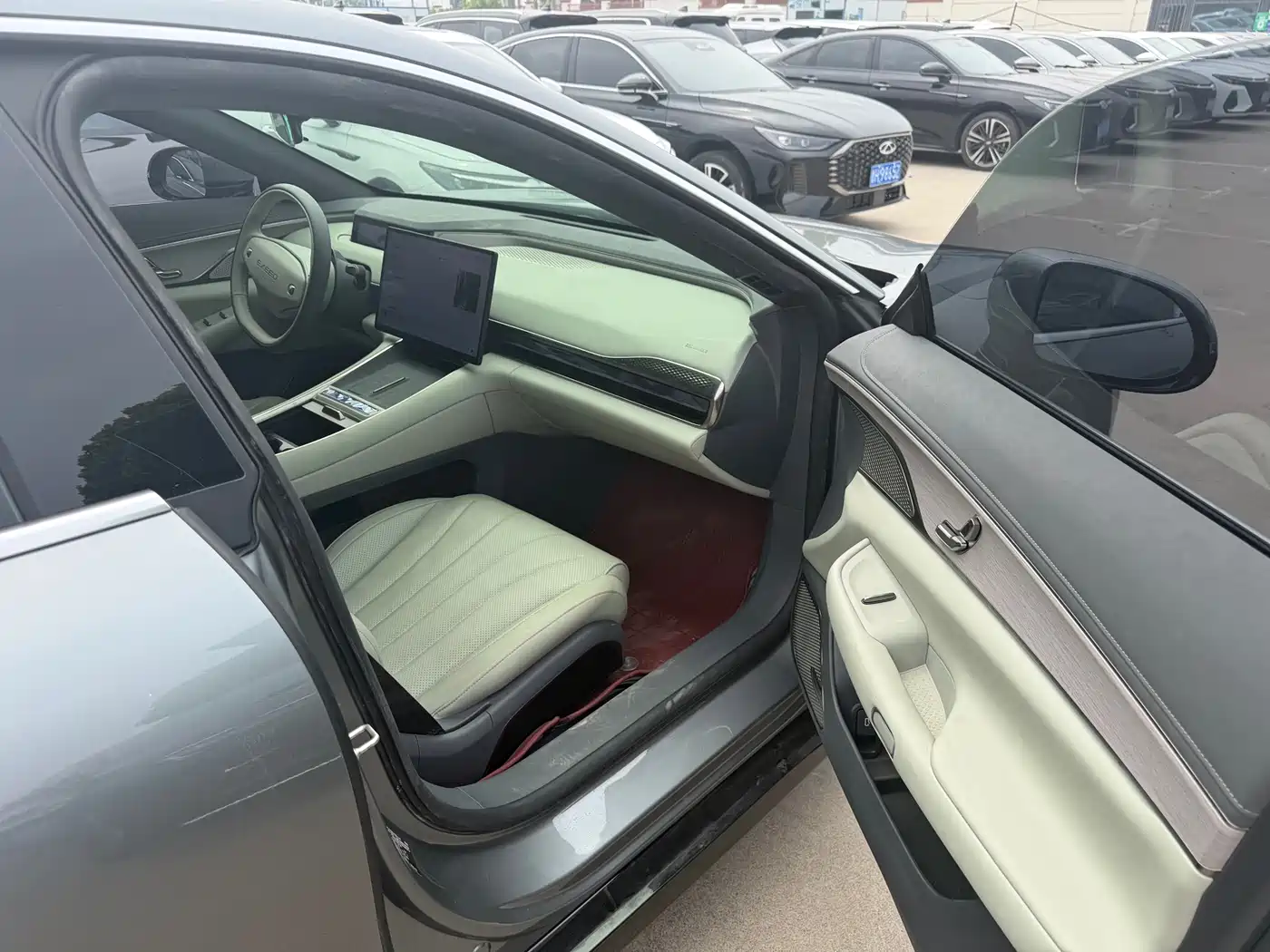 Exeed Exlantix ES 2025 Pure Electric International Edition 70kWh фото 13