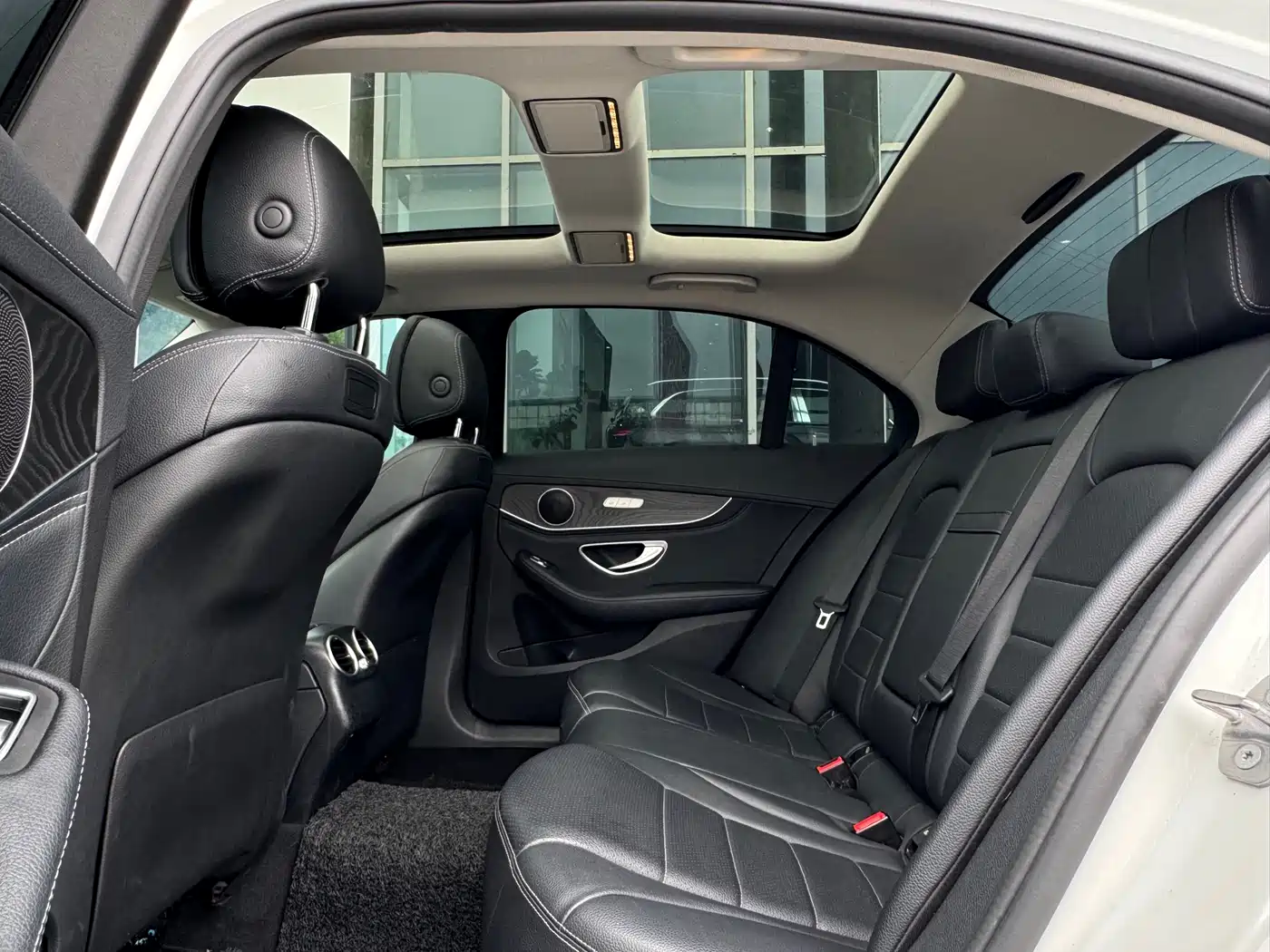 Mercedes-Benz C-Class 2017 Facelift C 200 L Sport Edition фото 8