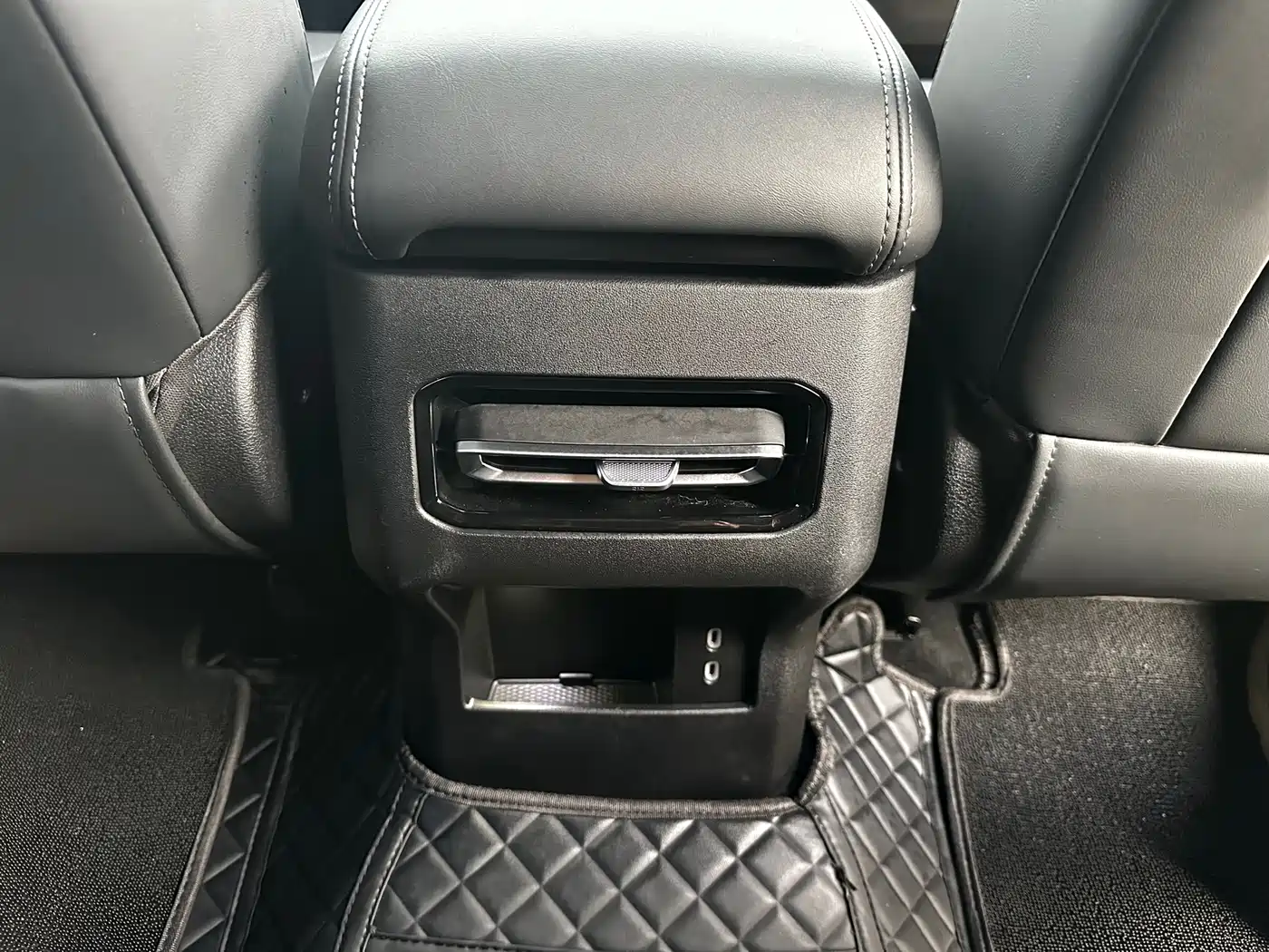 212 T01 2025 2024 2.0T Explorer