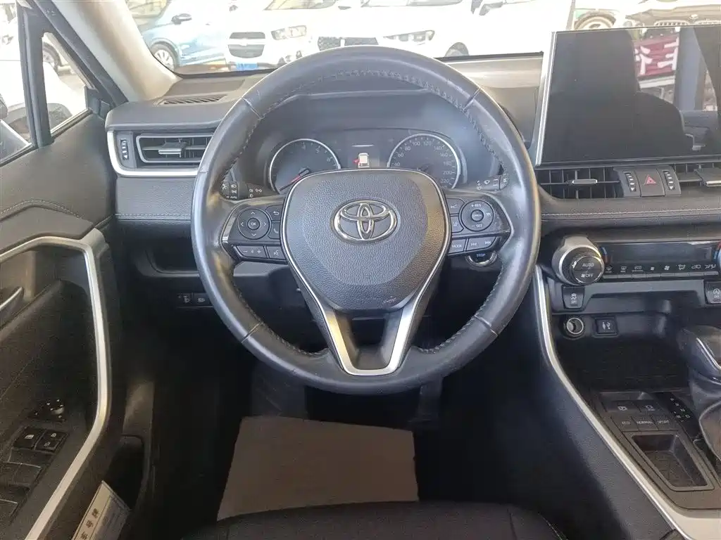 Toyota Wildlander 2022 2.0L CVT FWD Luxury Edition фото 3