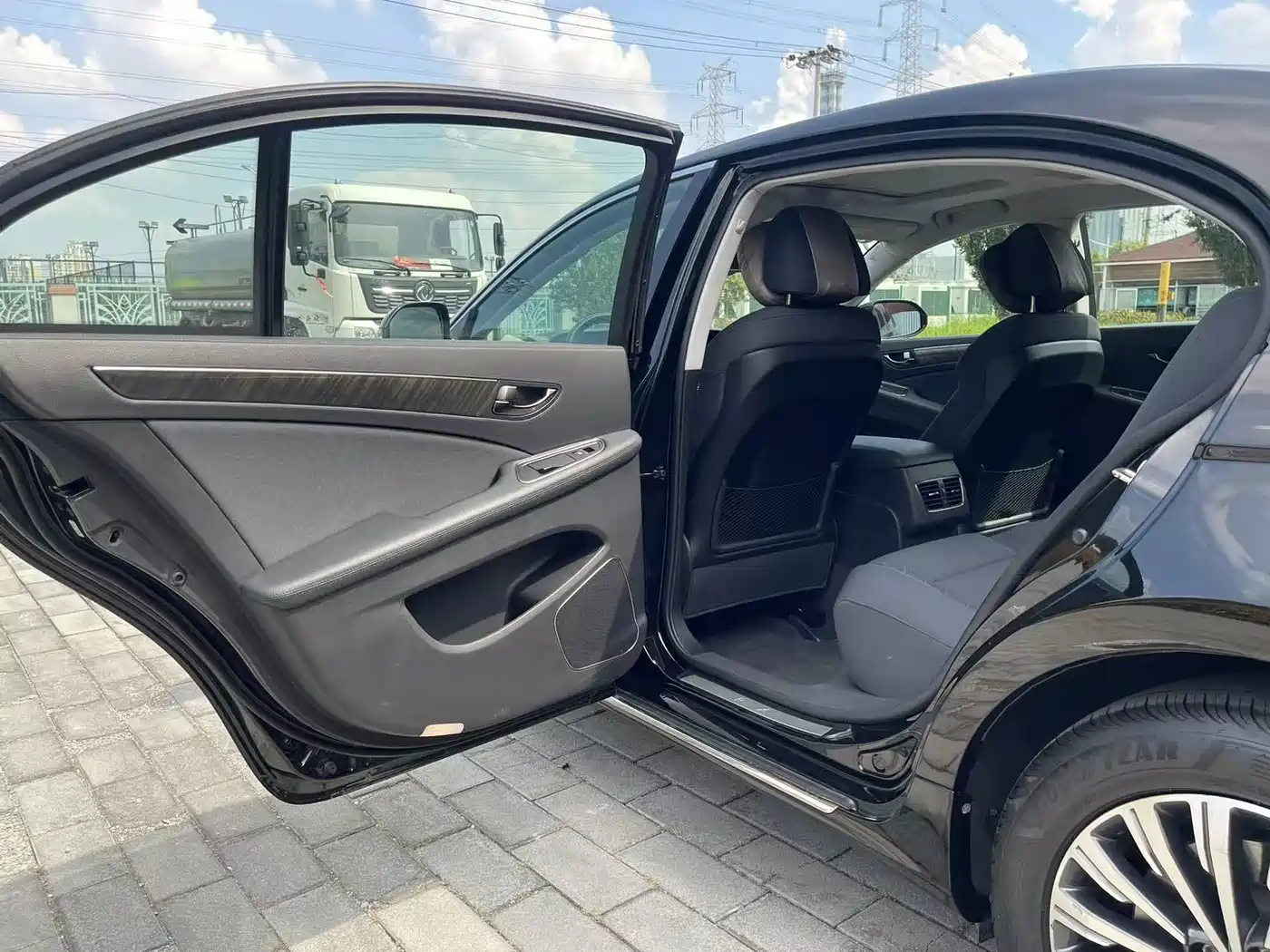 Hongqi H7 2021 2021 1.8T Official Version