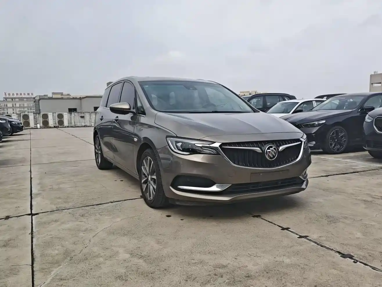 Buick GL6 2018 18T 6-Seater Premium фото 3