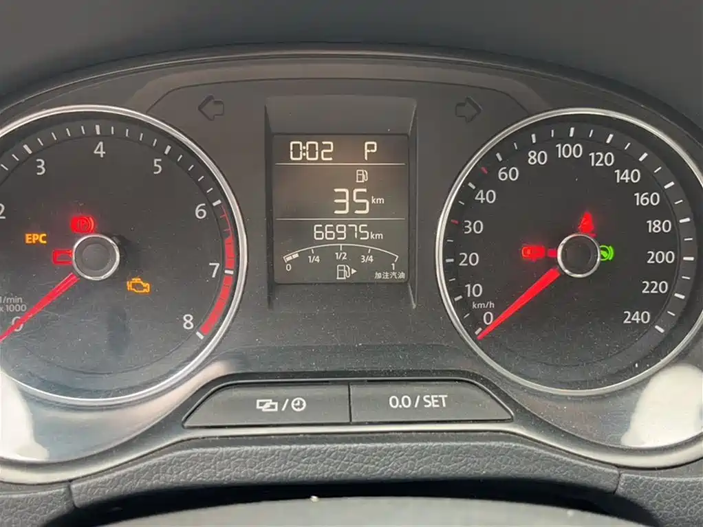 Volkswagen Polo 2016 1.6L Automatic Comfort фото 5