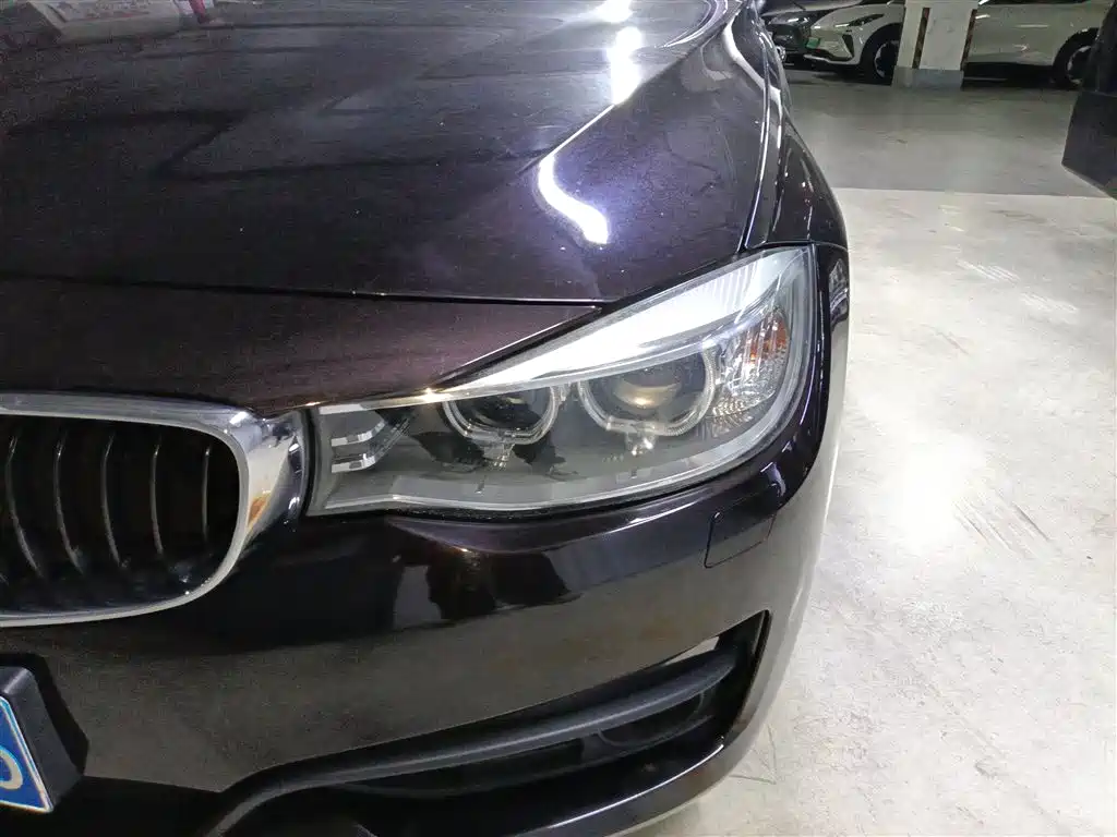 BMW 3 Series GT 2013 Model 320i Leading фото 24