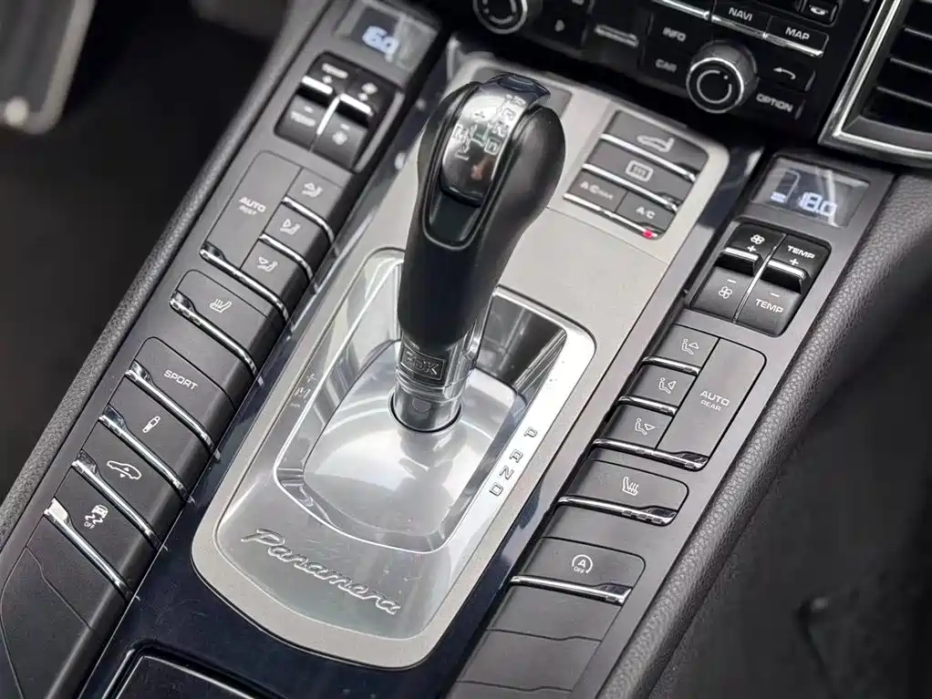 Porsche Panamera 2014 Panamera 4 3.0T фото 19