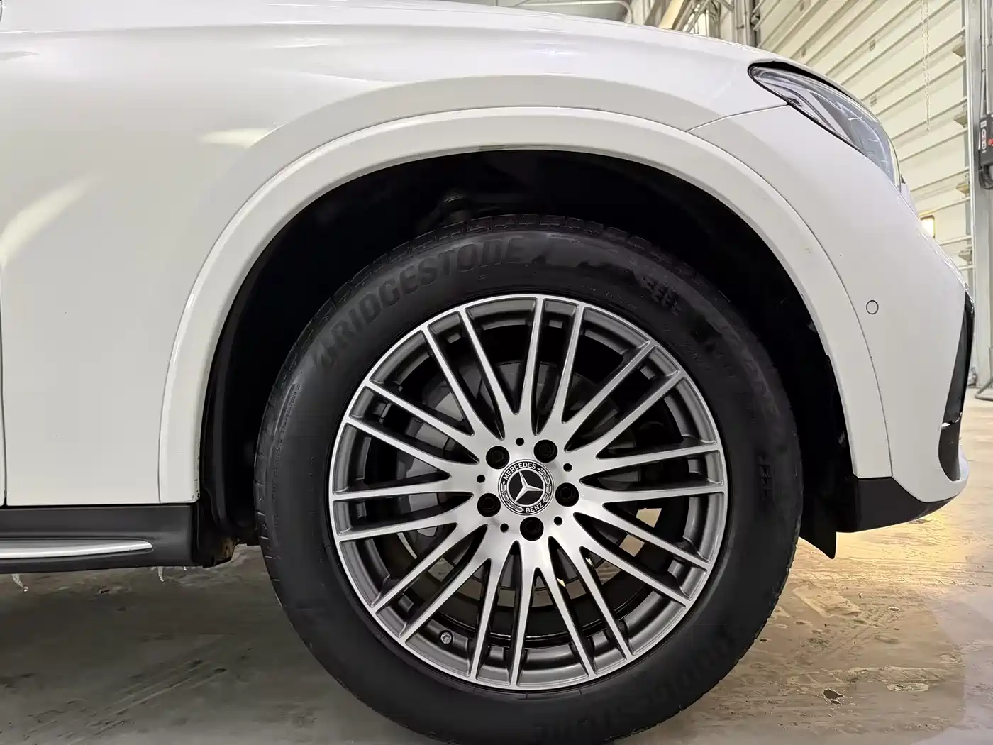 Mercedes-Benz GLC 2023 GLC 300 L 4MATIC Sport 5-Seater фото 2