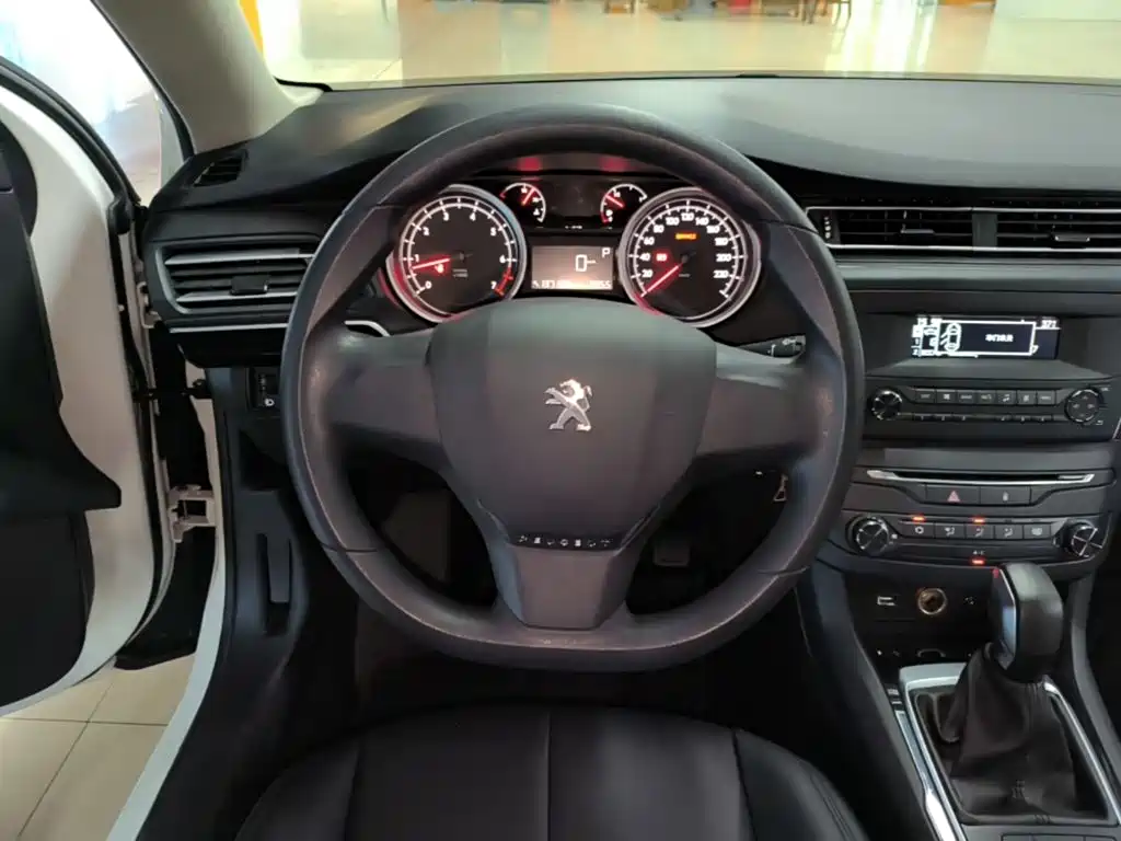 Photo 11 - Peugeot 408