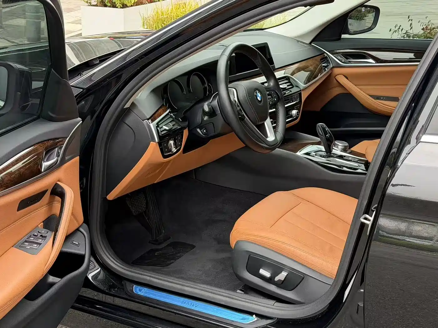 BMW 5 Series 2018 528Li Launch Special Edition фото 4