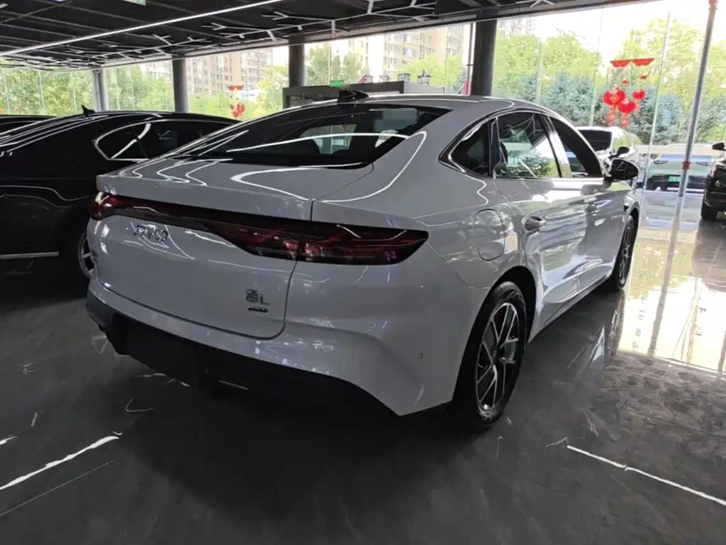 BYD Qin L 2025 2025 DM-i Smart Drive Edition 120KM Surpassing