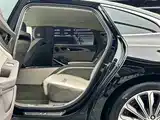 Photo 7 - Hongqi H9