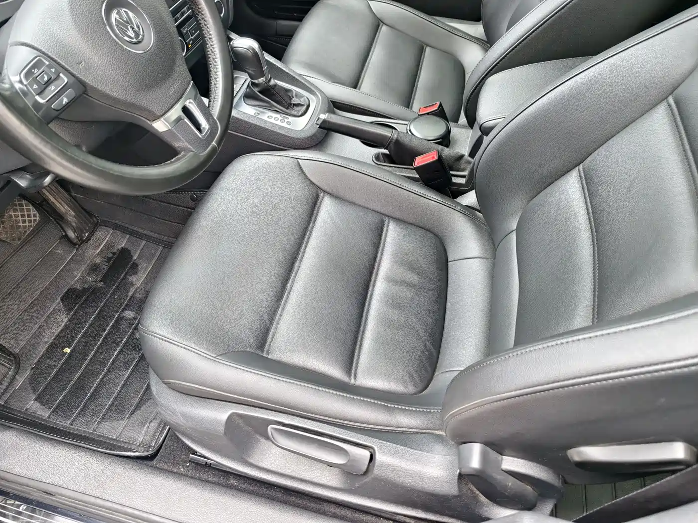 Volkswagen Sagitar 2014 1.4TSI Automatic Luxury фото 8