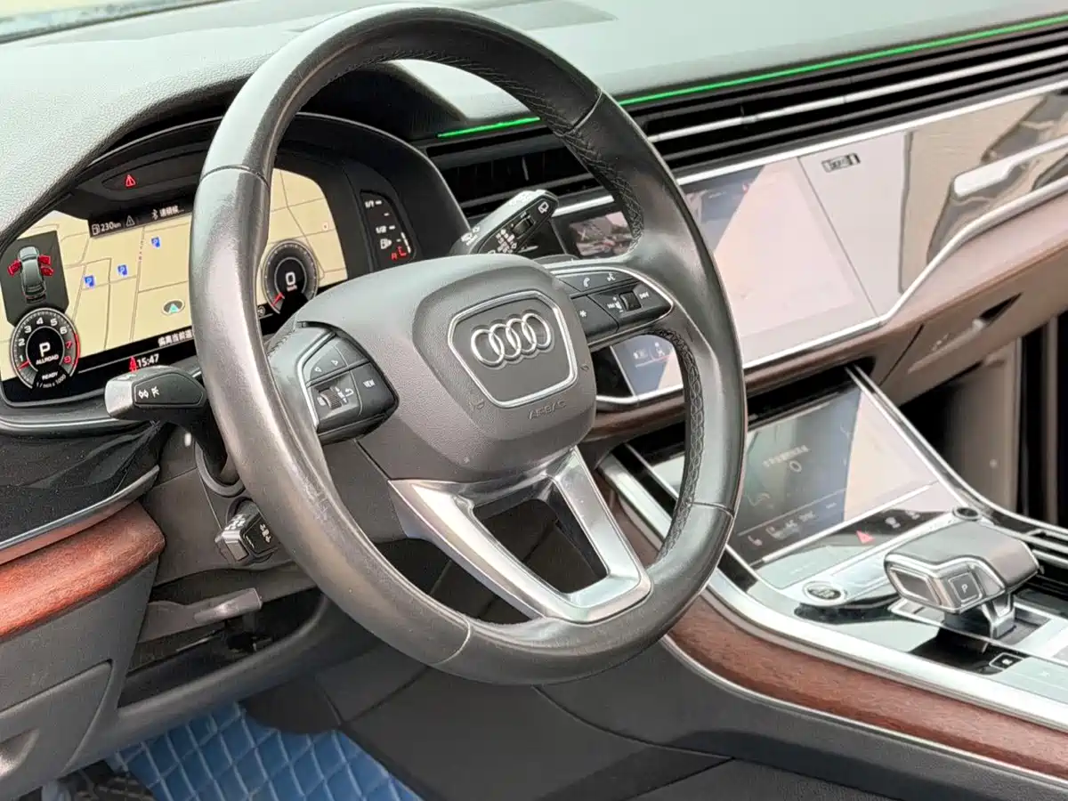 Фото 7 - Audi Q7