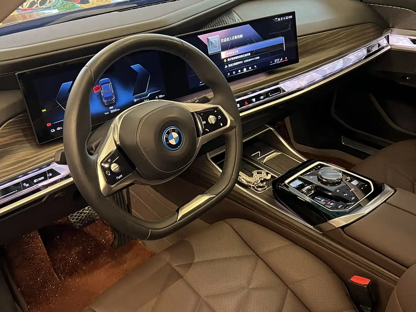 BMW I7